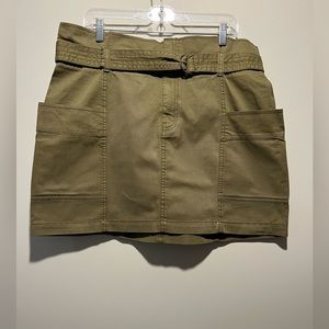 Wild Fable cute army green skirt. NEVER WORN!